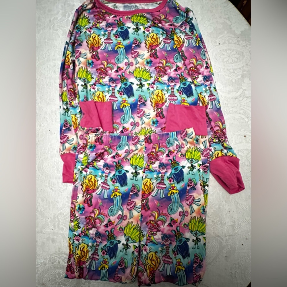 Trolls Long sleeve pjs little snuggles size 7/8